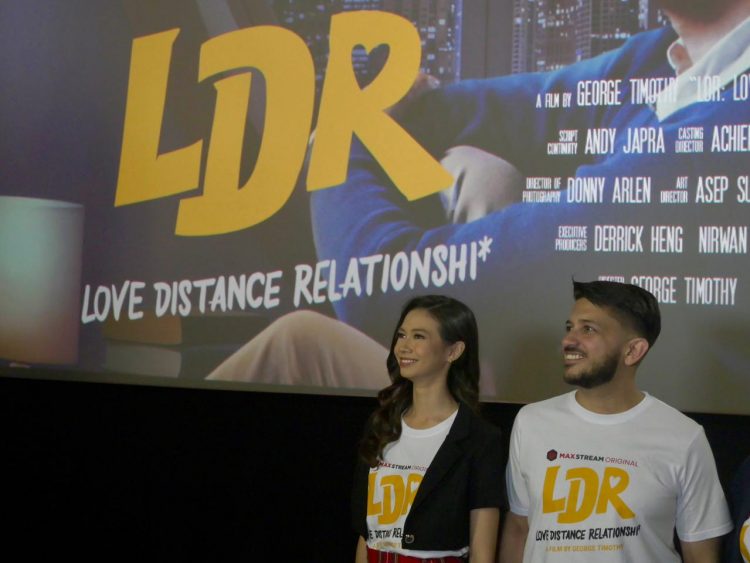 Love Distance Relastionshi*
